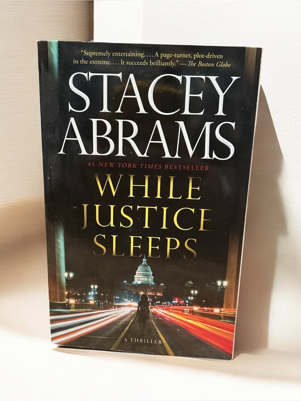Thriller-Stacey Abrams "While Justice Sleeps" -